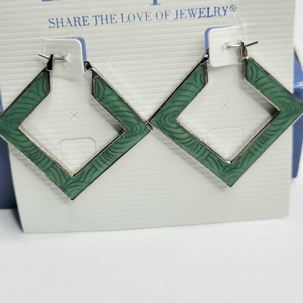 Lia Sophia Light Green Enamel Hoop Earrings Hinge Closure 1 1/8" Original Box - Picture 3 of 6